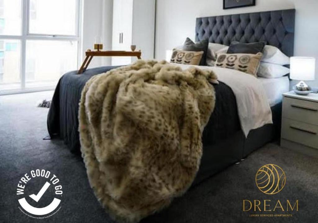 Adelphi Wharf Luxury Apartments Манчестър Екстериор снимка