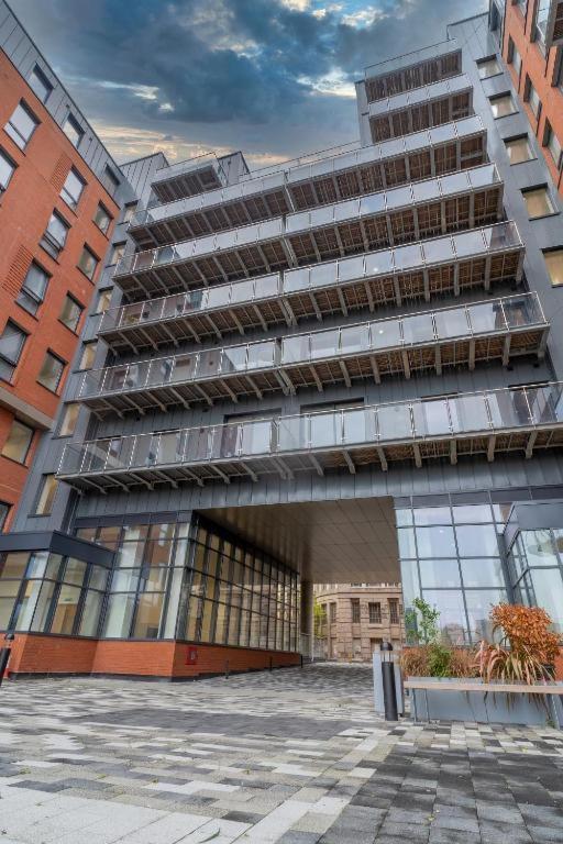 Adelphi Wharf Luxury Apartments Манчестър Екстериор снимка