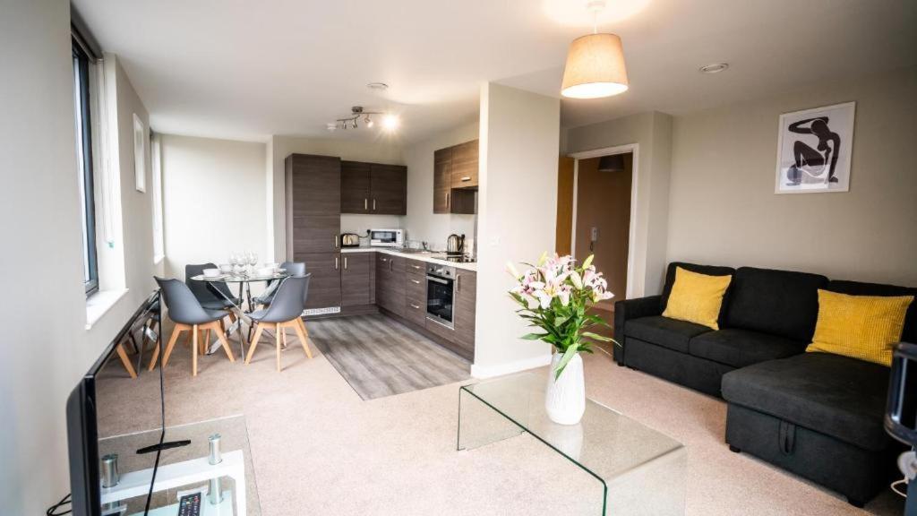 Adelphi Wharf Luxury Apartments Манчестър Екстериор снимка