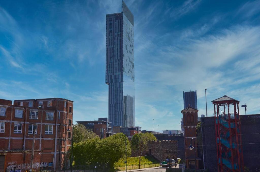 Adelphi Wharf Luxury Apartments Манчестър Екстериор снимка
