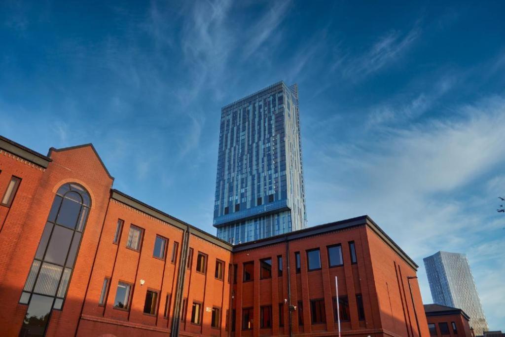 Adelphi Wharf Luxury Apartments Манчестър Екстериор снимка